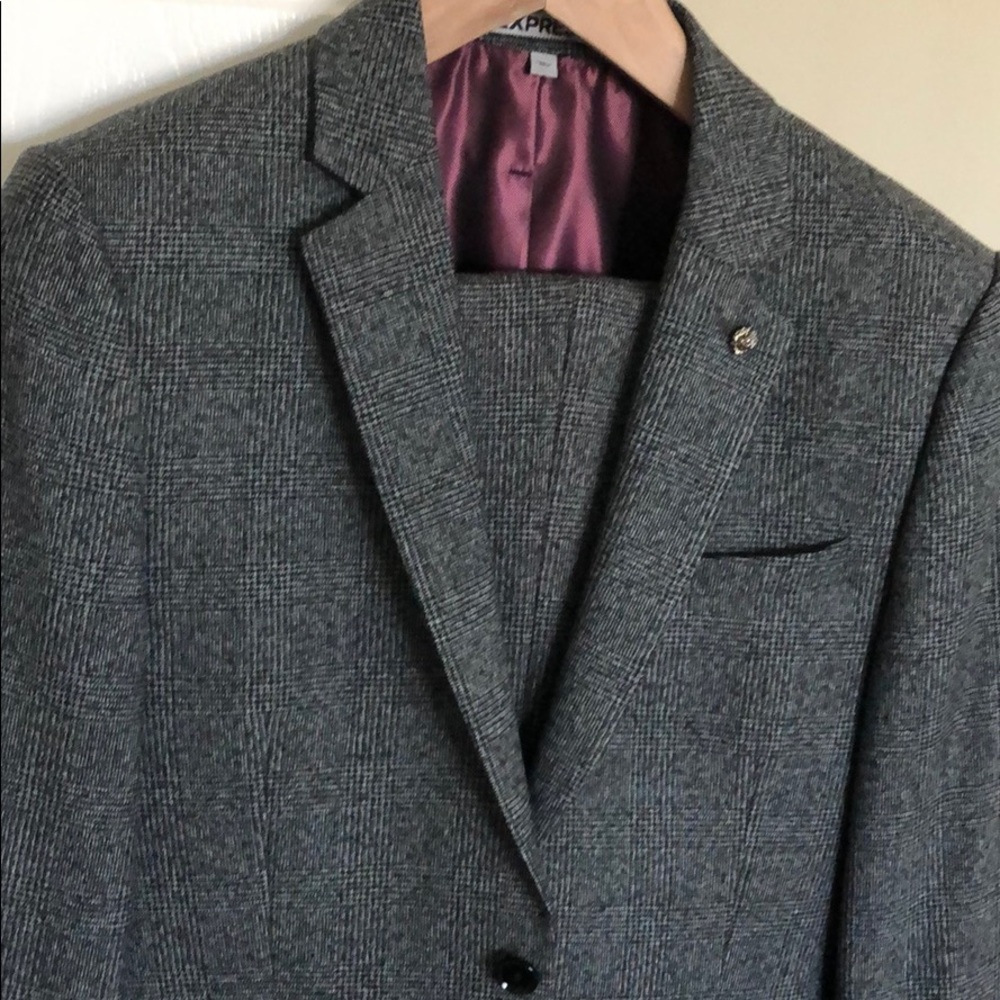 Express Suit